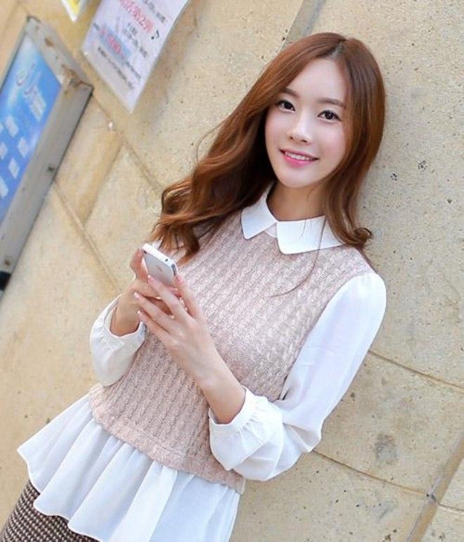 Áo len đó có màu tối hay sáng thì set đồ này cũng đều làm cho bạn thanh lịch và trẻ trung hơn đấy nhé!
