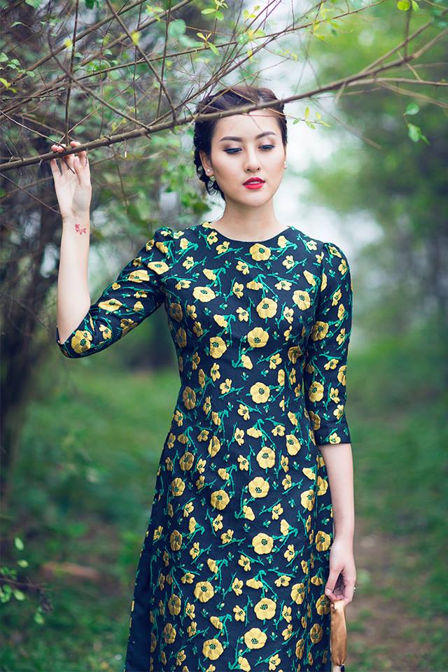 Áo dài cổ tròn là thiết kế mang hơi hướng cổ điển và đậm chất truyền thống nhất