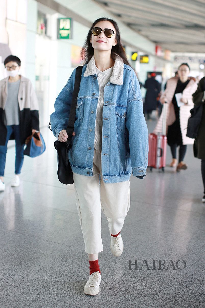 Áo khoác denim được tạo nhiều kiểu dáng khác nhau, bạn có thể thỏa thích lựa chọn.