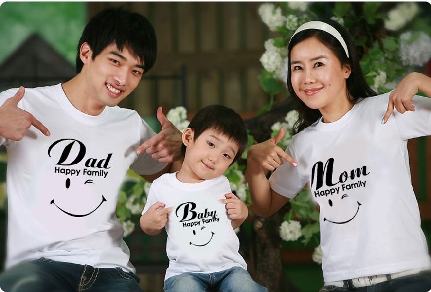 Áo gia đình đi dạo phố