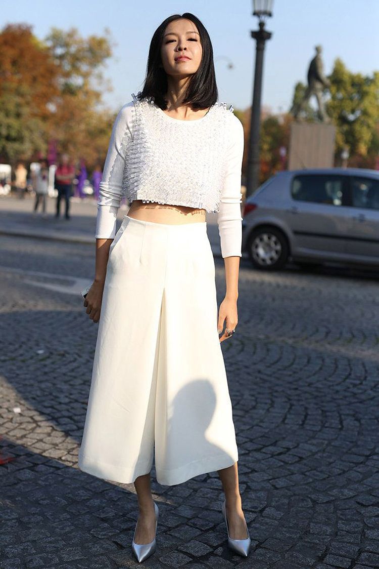 Áo thun nữ dài tay mix với quần ống rộng culottes
