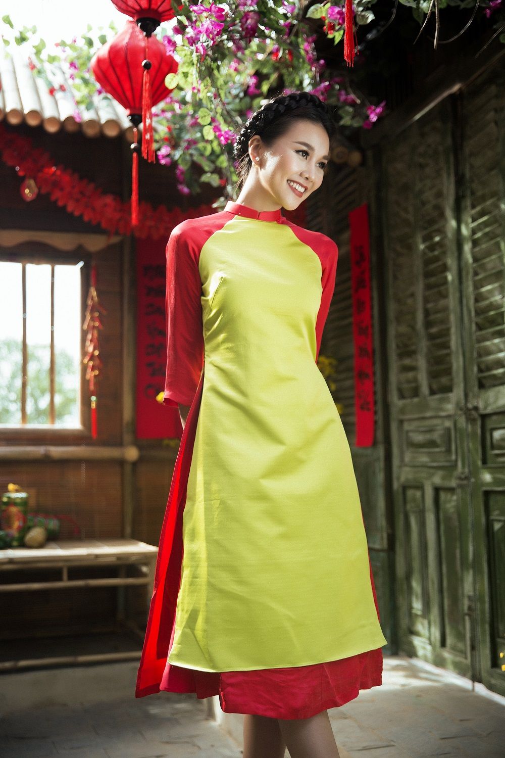 Lụa là một trong những chất liệu được ưa chuộng dùng để may lên những chiếc áo dài