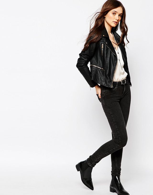 Áo khoác da nữ đẹp cùng quần jeans skinny