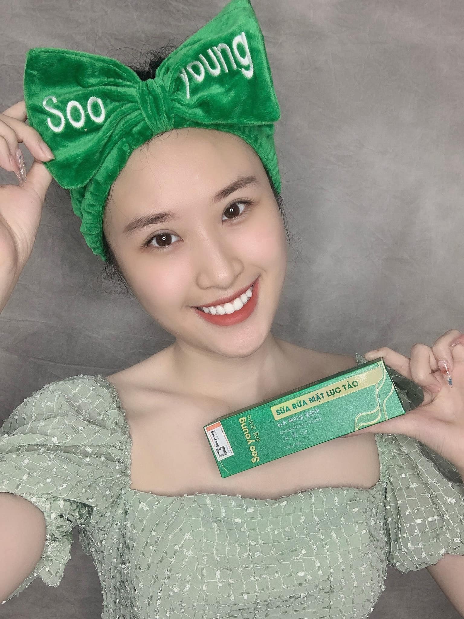 Da nhạy cảm - làn da “khó tính” tìm kiếm một loại sữa rửa mặt phù hợp mời nàng về team sữa rửa mặt lục tảo Soo Young