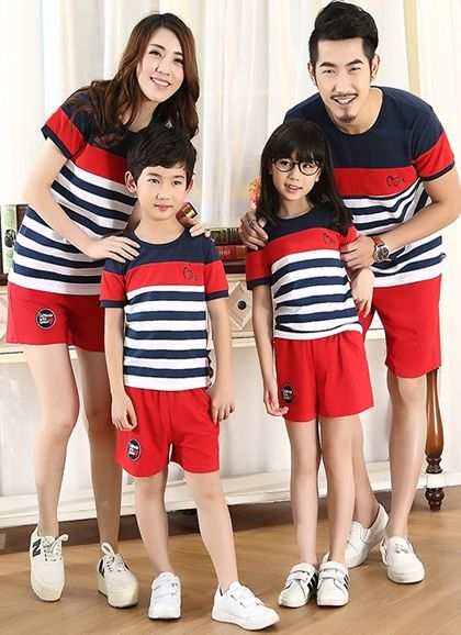 Mẫu áo sọc ngang này rất phù hợp để bạn cùng gia đình có những phút giây thư thái trên biển hay đi hóng mát, …