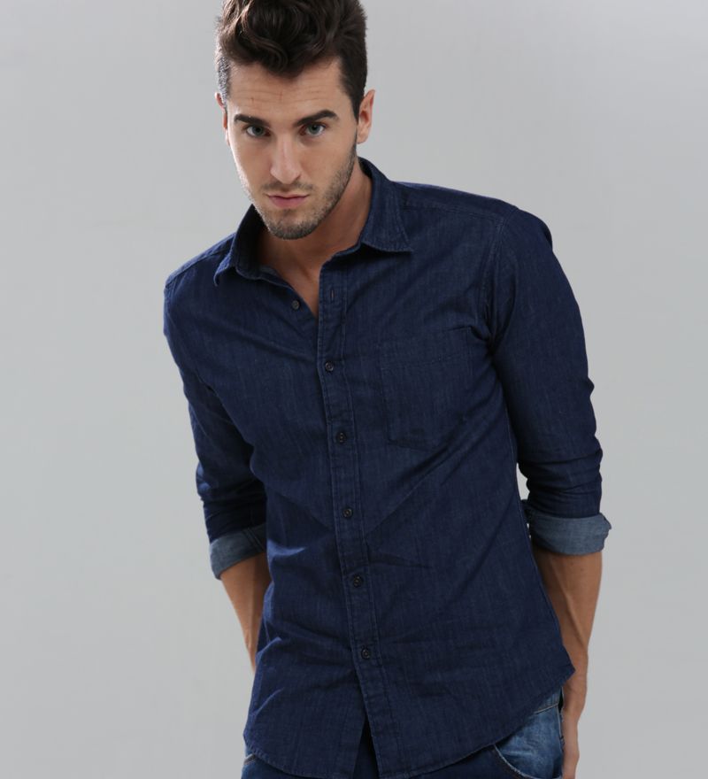 Những chiếc áo sơ mi nam denim đẹp là vũ khí lợi hại của phái mạnh khi xây dựng phong cách mạnh mẽ