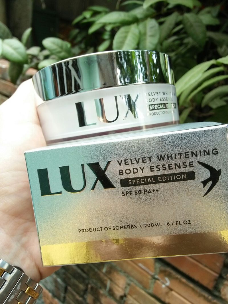 Kem body Lux - tinh chất yến tươi & collagen