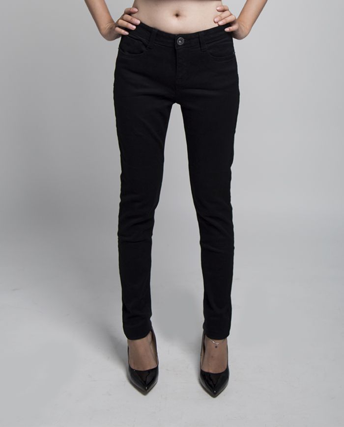 Skinny jeans nữ đẹp luôn giữ “phong độ” của mình và hiển nhiên trở thành thứ trang phục không thể thiếu trong tủ quần áo của các cô nàng.