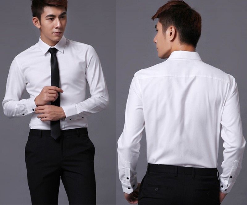 Một chiếc áo sơ mi nam trắng kết hợp cùng quần âu bạn trở nên thật phong độ