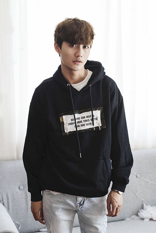 Áo khoác hoodie làm bạn trở nên năng động khỏe khoắn
