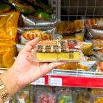 1 Cái Bánh Bánh Bông Lan Phủ Hạt Phỉ Obalab Vị Socola 68g