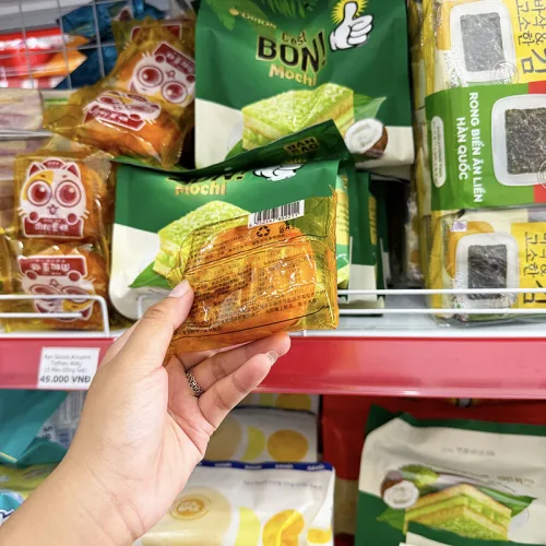 1 Cái Bánh Bông Lan Ruốc Gấu Mèo Master Min