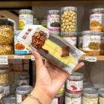 1 Thùng Bánh Bông Lan Tam Giác CHUNSANJIAO Vị Socola - Màu Nâu