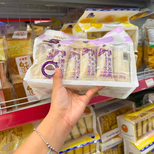 1 Thùng Bánh Mì Sữa Chua Mini Ông Già HESHAN Vị Gạo Tím (360g x 12 Bịch)