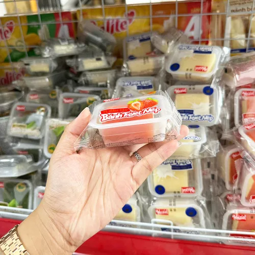 1 Thùng Bánh Tuyết Nếp Weisiel Vị Sữa Dâu - Thùng 2,5kg