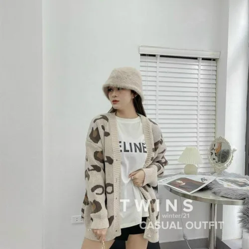 Áo khoác len nữ nhiều màu họa tiết báo