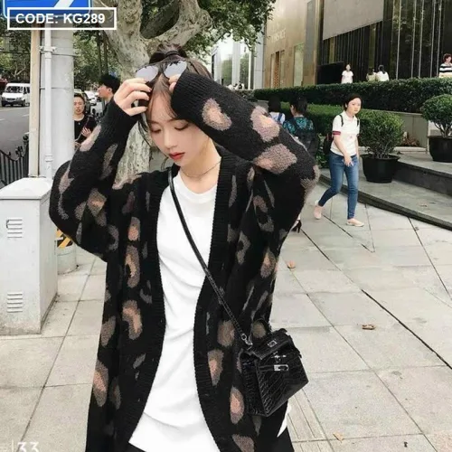 Áo khoác len nữ nhiều màu họa tiết báo