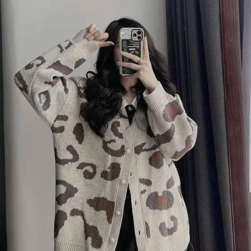 Áo khoác len nữ nhiều màu họa tiết báo