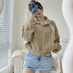 Áo khoác nữ dáng lửng phối logo thời trang