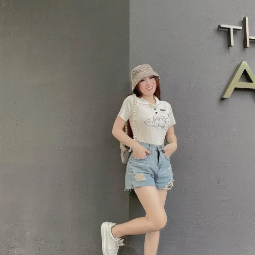 Áo Len sọc nữ cổ bẻ thêu hình chú chó QC
