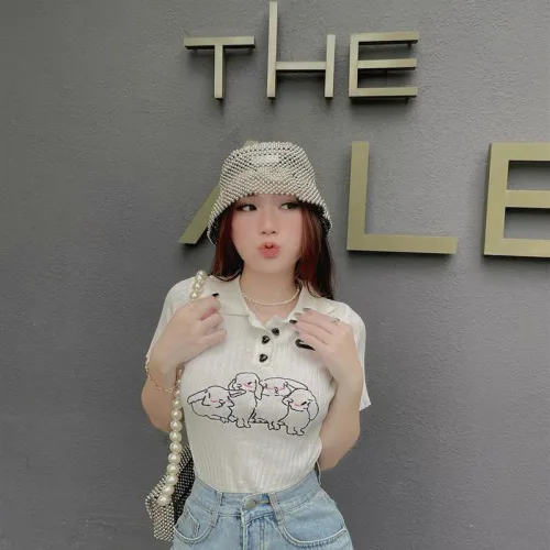 Áo Len sọc nữ cổ bẻ thêu hình chú chó QC