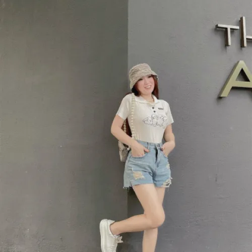Áo Len sọc nữ cổ bẻ thêu hình chú chó QC