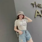 Áo Len sọc nữ cổ bẻ thêu hình chú chó QC