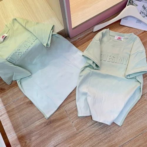 Áo thun nữ Baby Tee loang 2 màu chữ nổi ôm body từ 35kg - 55kg
