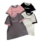 Áo thun nữ Baby Tee ôm body từ 35kg - 55kg in chữ THE FAMOUS