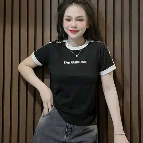 Áo thun nữ Baby Tee ôm body từ 35kg - 55kg in chữ THE FAMOUS