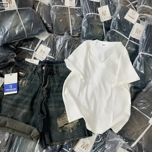 Áo thun nữ cổ tim trơn Baby Tee ôm body từ 35kg - 55kg
