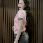 Áo Thun Nữ Cổ Tròn Baby Tee In Chữ The Famous Mạc AH787