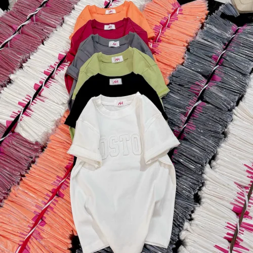 Áo Thun Nữ Cổ Tròn Baby Tee In Dập Nổi Chữ BOSTON Mạc AH787