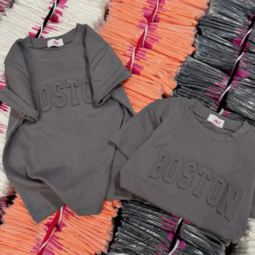 Áo Thun Nữ Cổ Tròn Baby Tee In Dập Nổi Chữ BOSTON Mạc AH787
