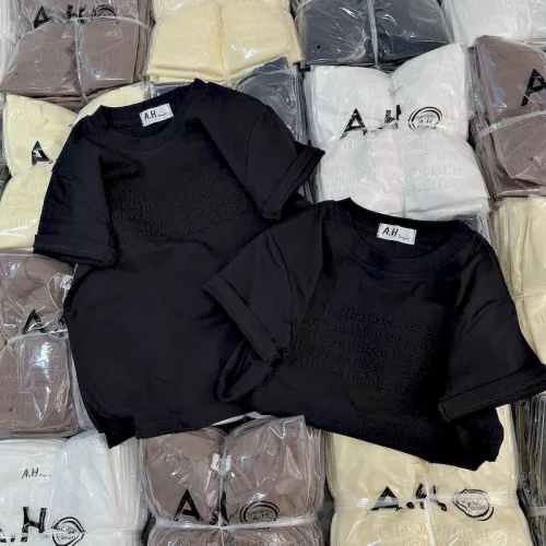 Áo Thun Nữ Cổ Tròn Baby Tee In Dập Nổi Chữ Nhuyễn Mạc AH787