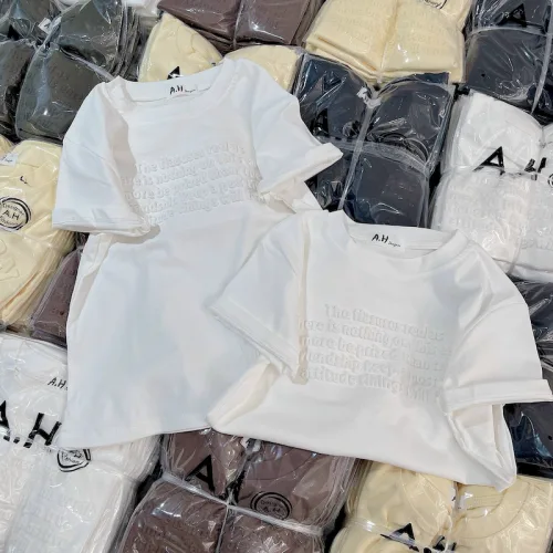 Áo Thun Nữ Cổ Tròn Baby Tee In Dập Nổi Chữ Nhuyễn Mạc AH787