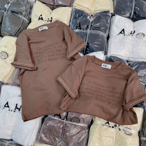 Áo Thun Nữ Cổ Tròn Baby Tee In Dập Nổi Chữ Nhuyễn Mạc AH787