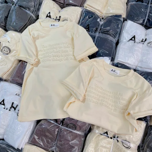 Áo Thun Nữ Cổ Tròn Baby Tee In Dập Nổi Chữ Nhuyễn Mạc AH787