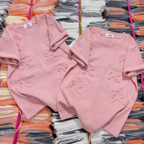 Áo Thun Nữ Cổ Tròn Baby Tee In Dập Nổi Hình Nơ Mạc AH787