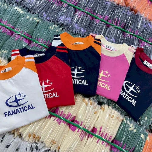 Áo Thun Nữ Cổ Tròn Baby Tee Tay Phối Màu In Hình Ngôi Sao AH787