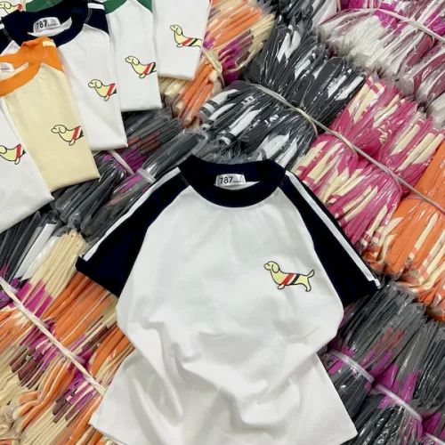 Áo Thun Nữ Cổ Tròn Baby Tee Tay Phối Màu In Hình Cún Mạc AH787