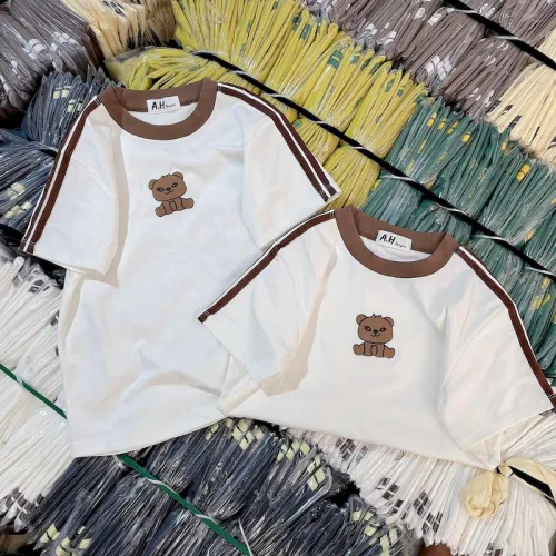 Áo Thun Nữ Cổ Tròn Baby Tee Viền Bo Màu In Chữ Gấu Mạc AH787