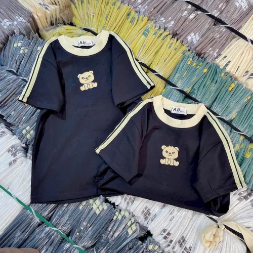 Áo Thun Nữ Cổ Tròn Baby Tee Viền Bo Màu In Chữ Gấu Mạc AH787