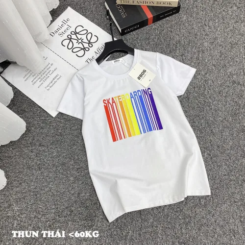 Áo thun nữ cổ tròn form suông in chữ màu