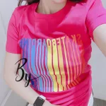 Áo thun nữ cổ tròn form suông in chữ màu