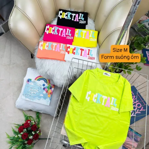 Áo Thun Nữ Cổ Tròn Form Vừa In Chữ Cocltail Size M(40-60kg)