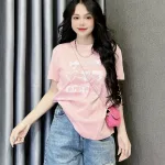 Áo Thun Nữ Cổ Tròn In Nhiều Hình Trái Tim Với Chữ form vừa size M(40-60kg)
