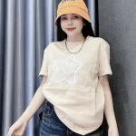 Áo Thun Nữ Cổ Tròn Thuê Hình Ngôi Sao Cười form vừa size M(40-60kg)