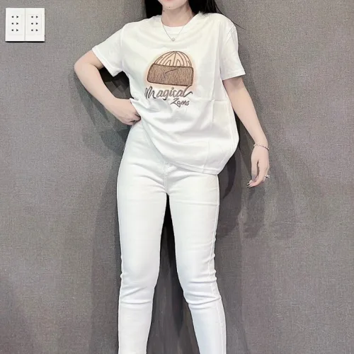 Áo Thun Nữ Cổ Tròn Thuê Hình Và Chữ form vừa size M(40-60kg)