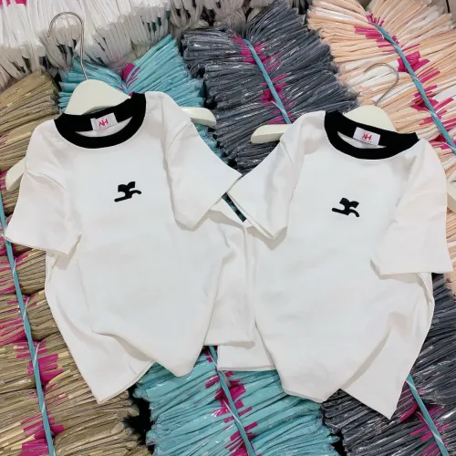 Áo thun nữ thuê logo trước ngực Baby Tee ôm body từ 35kg - 55kg